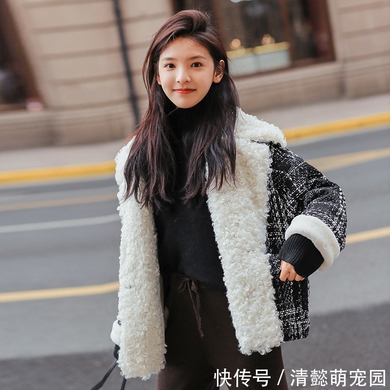 女人味 今年流行这么穿:羊羔毛外套阔腿裤,配短靴,别说,简直美上天