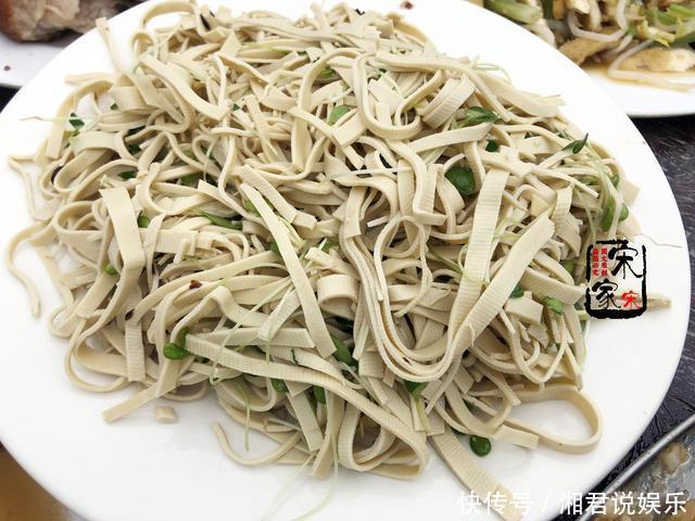  宴席|农村330元一桌的宴席，鸡鸭鱼肉都有，利润在哪