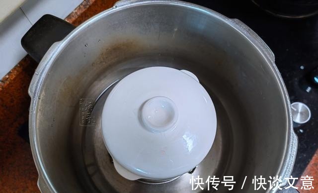 美味|秋补喝“秋汤”，建议多喝这盅汤，食材易得隔水一炖，营养又美味