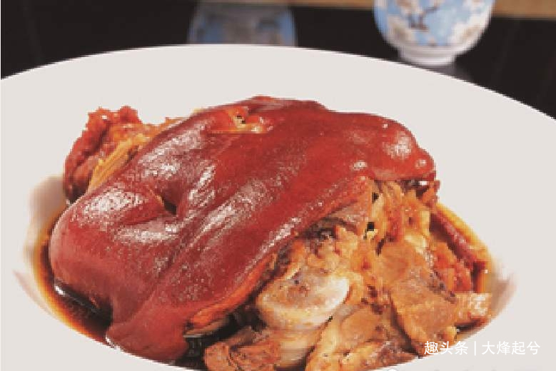 猪肘子怎么做好吃大厨秘制配方,成品肥而不腻咬一口满嘴留香