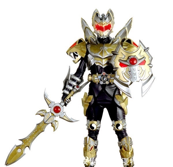 帝皇侠的究极形态,自带六翼翅膀和黑色披风,铠甲勇士的巅峰造型!