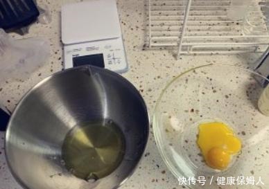 教你做舒芙蕾松饼，只要一口平底锅轻松搞定，好吃到让人念念不忘！