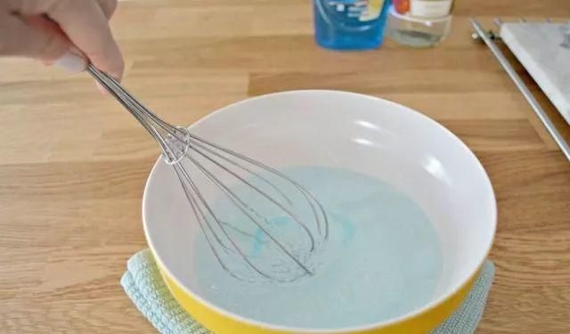 墙壁脏了不用重新粉刷,学会这几招,洁白如新~