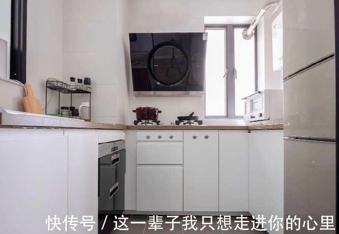 耐看|通风一年终于搬新家,墙面只刷乳胶漆,电视墙不造型,越看越耐看