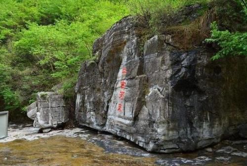 迈腾|北京当地人才知道的景点，人称京西“九寨沟”，夏天来正合适