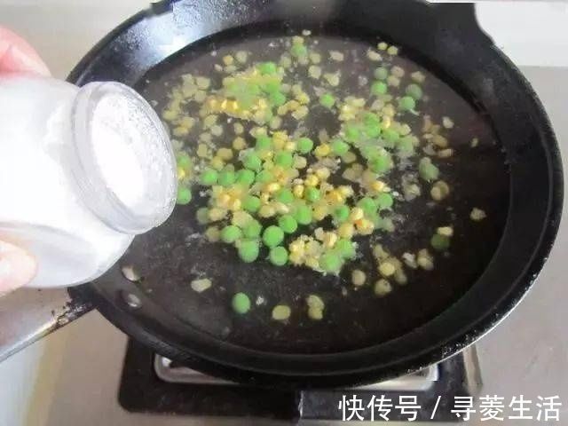 青豆|白菜别再炒了,换这种做法好吃到爆,上桌就被抢光