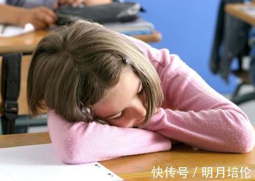 奶奶|奶奶带娃身高猛涨，妈妈带娃却停止发育，医生：都是午睡惹的祸