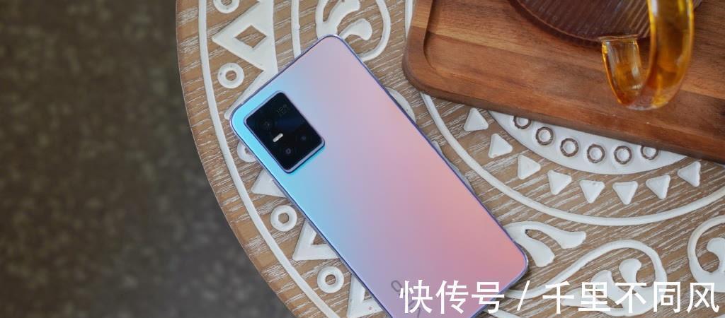 美颜|vivo S10 Pro能让出游时的自拍变得有多不一样？好看而又不腻