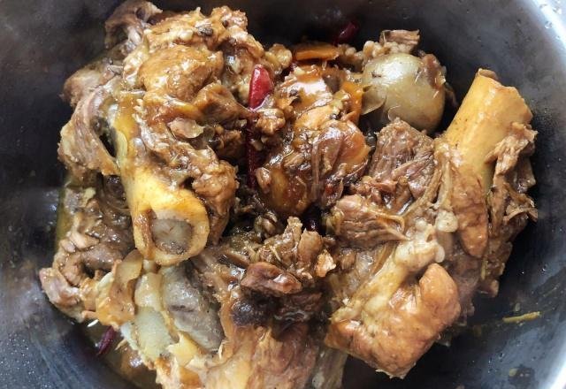 过程中|东北酱猪大骨棒炖不香原因找到了,原来少了这两步