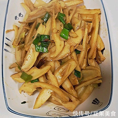 快来查收你的炝锅莲菜条秘籍