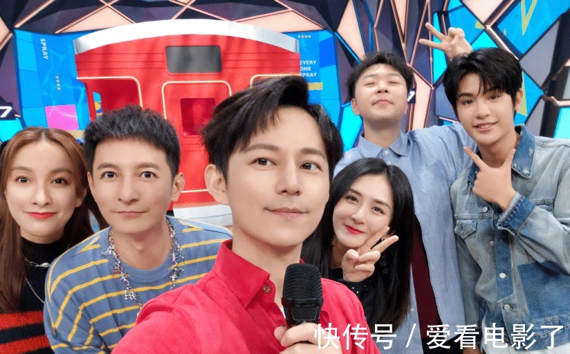 《你好星期六》正式开播,何炅配合宣传尽显落寞,谢娜吴昕均沉默!