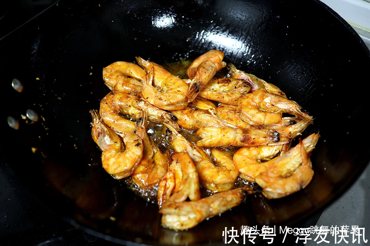 老少皆宜|终于学会做避风塘酥脆虾了，味道一点儿不比饭店差，好吃又实惠