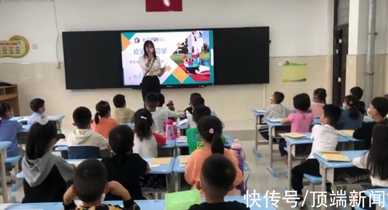 孩子们|仪式感满满！郑州一小学新生入学，自己动手制作录取通知书