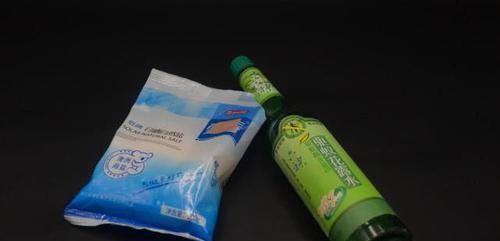 把袜子套在鞋垫上,真是太厉害了,一年能省几百元,看完涨知识了