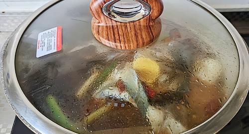  鱼头|秋冬这样吃，菜饭一锅出~鱼头泡饼