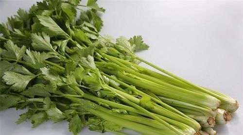 中年人可以多吃三种食物，补血降压，减肥排毒，早吃早健康！