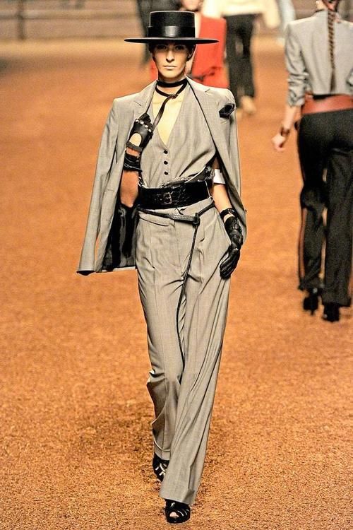 春季潮流抢先看，T台的这些时尚美搭，学起来绝对惹眼球！