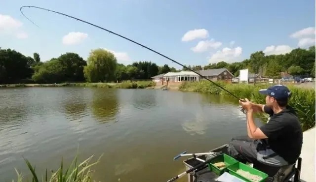 走水严重无法观漂,这几种钓法完美解决问题,钓鱼大师都在用