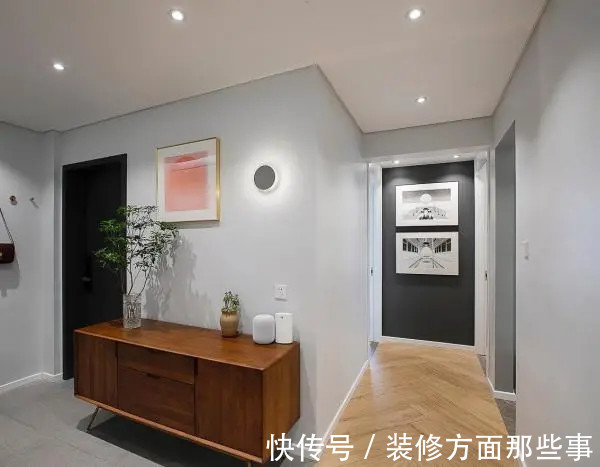 客厅|140平简约风三居室,封闭露台扩大客厅休闲工作两不误