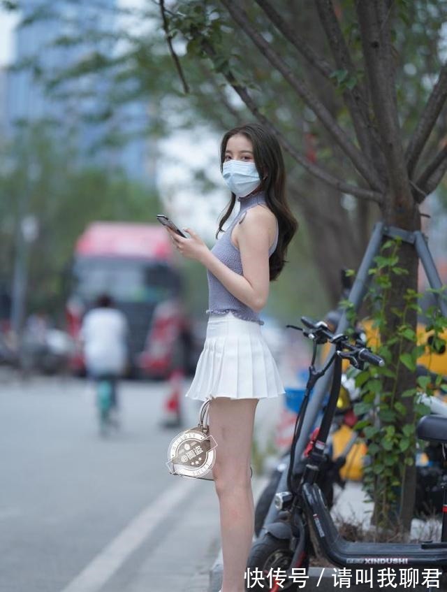 大衣 帅气抢眼的打底裤装扮特别引人注目,提升你的着装品味,清凉舒爽