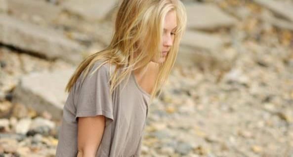 女孩|女孩第一次来月经,若没早于这个数,偷乐吧,可能会对发育有好处