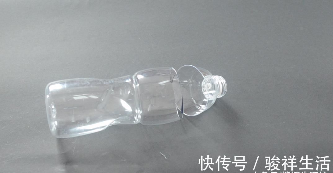 家家户户|塑料瓶别再丢了, 剪几刀, 放在厨房有大用处, 家家户户都用得到
