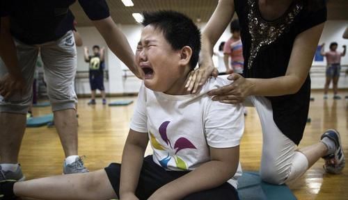 爸爸带女儿做亲子鉴定,却被赶出鉴定中心,医生:一看就是亲生的