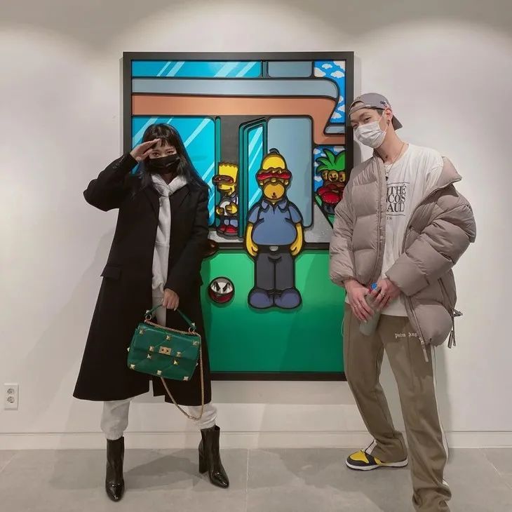 肉丝,别以为我没看出来你穿睡裤出门|下周穿什么 | 肉丝