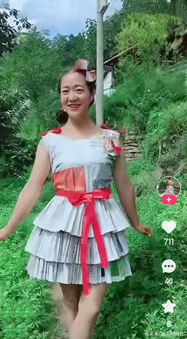 民族服饰@甘肃姑娘创新改造服装引关注，上演农村时装秀，环保创意获赞