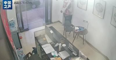 一命|“去医院就晚了!”11岁儿子被卡喉,宝妈2个“果断”救孩子一命