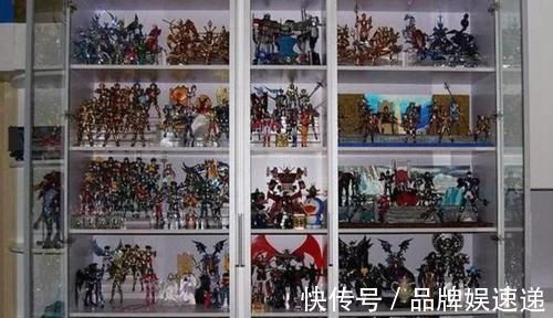 妈妈带9岁儿子参加同学聚会,回家后想看合照,发现已被踢出群聊