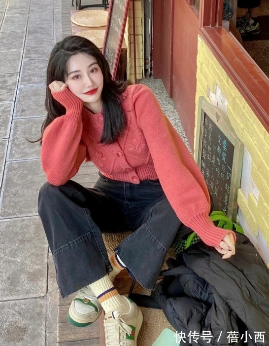 毛衣 新年穿搭别太沉闷,照搬这4套毛衣穿搭,显气质还高级