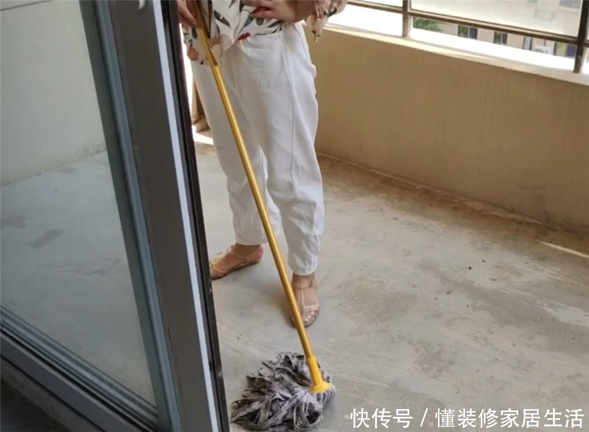 装修|90后姑娘万元“穷装”毛坯房，只身一人徒手装修，网友：佩服