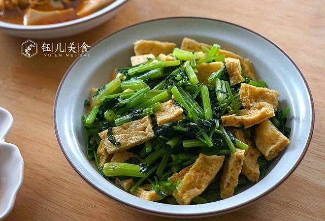 75岁婆婆做的午餐火了，4道菜简单好吃又接地气，妈妈的味道，香