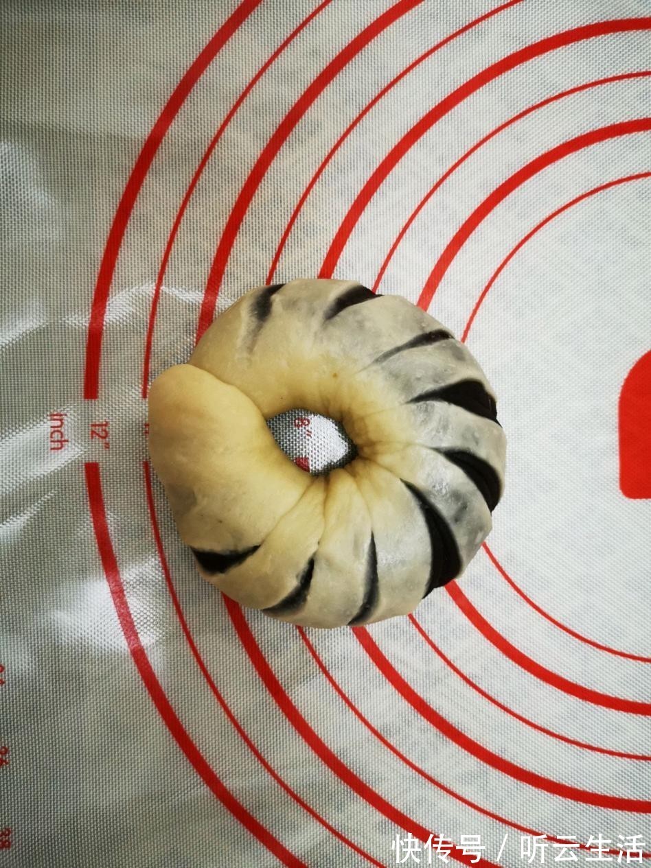 绵白糖|学会做豆沙圈圈面包，再也不用去蛋糕店买了，甜腻浓香真好吃