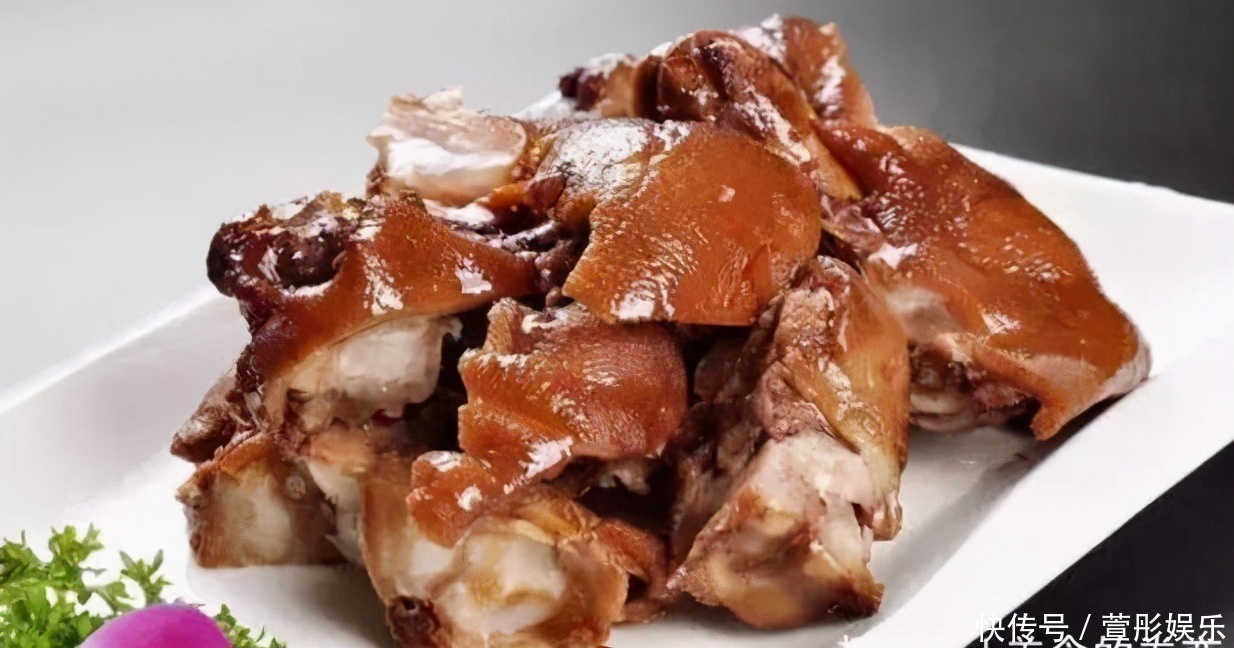 中薪|女性到了中年多吃三种美食,能提神醒脑,润肤美容,明目护眼