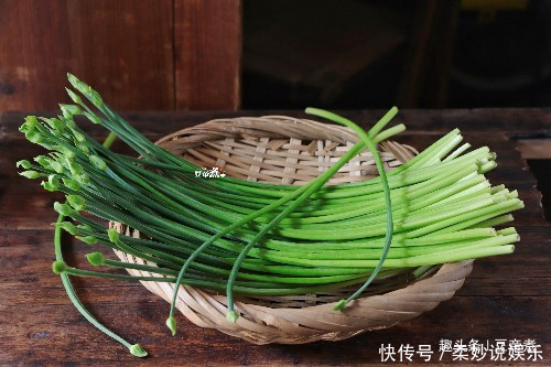 黑木耳|炒个木耳,噼噼啪啪响,锅要炸了一样,只需一个小窍门,就能解决