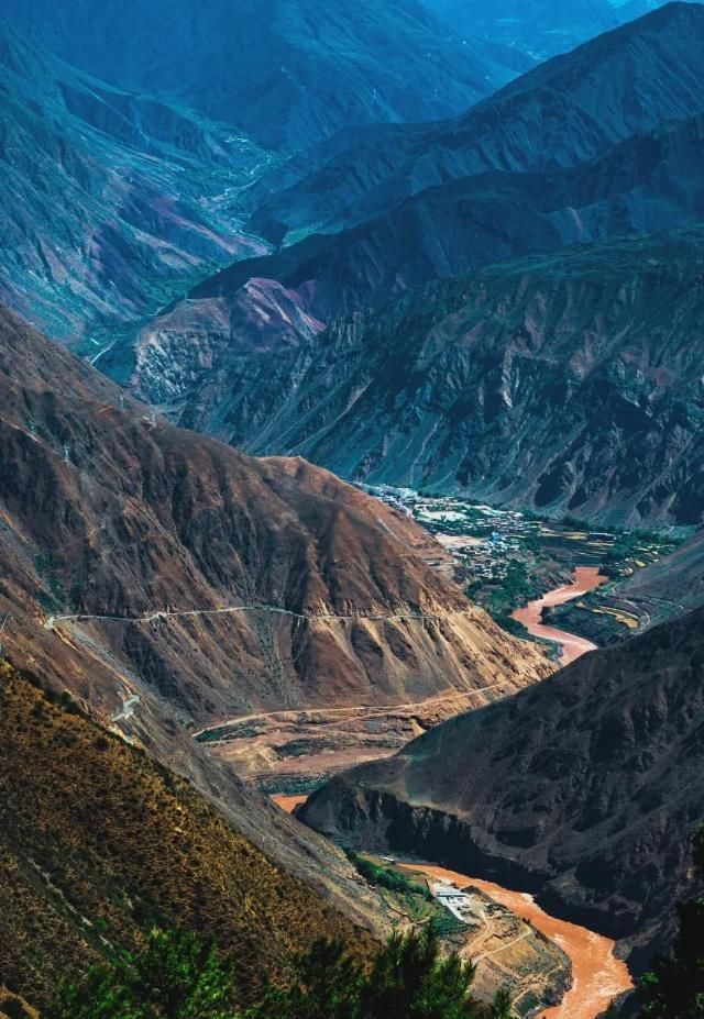 中国又一绝美国道美哭，从冰川到雨林，串联起万千美景