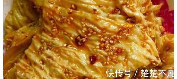 丁真和龔俊成“零食兄弟”，他們吃自家做的牛肉干根本停不下來