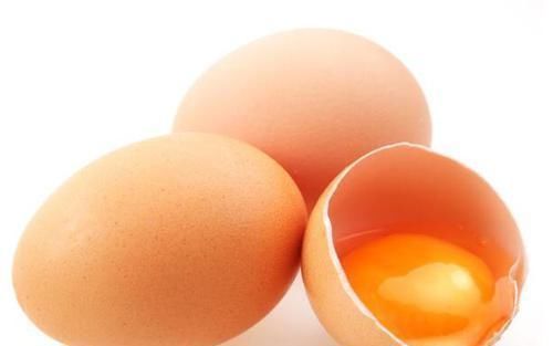 食物|女人若有5种表现，暗示体内雌激素不足，多吃3种食物，可补充