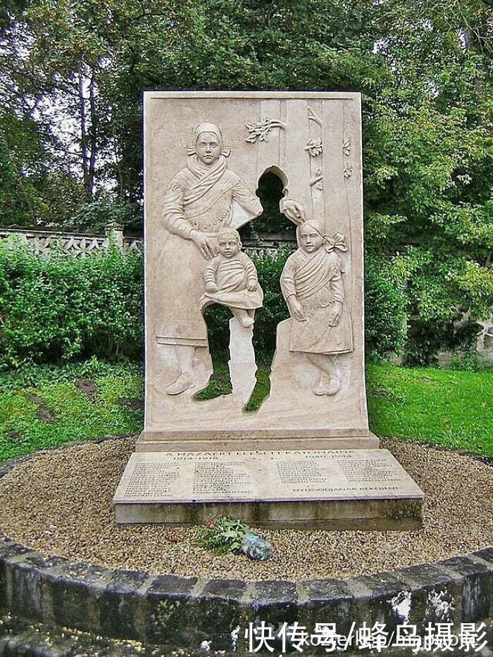 纪念碑@65个活久未见的设计,一战纪念碑是一家人的“合影”,但缺一个人