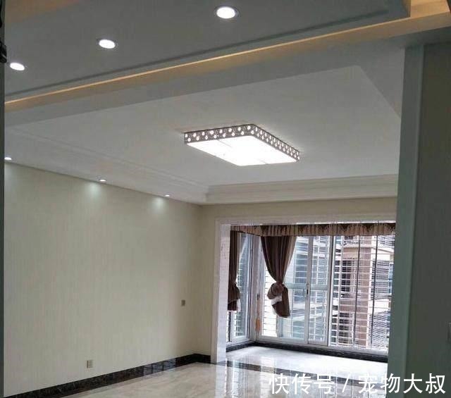 地砖|3个月硬装结束,地砖做完美缝就很上档次,我觉得背景墙最漂亮