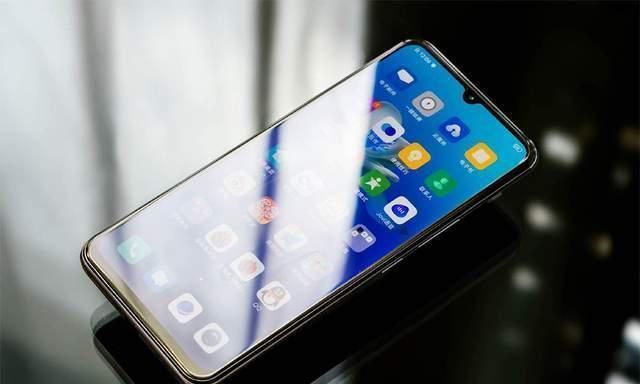 亮相|广电5G有手机用了：vivo新品亮相，支持Band28成最大卖点