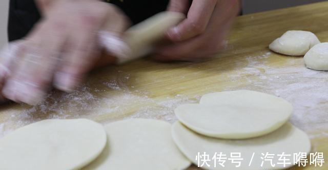 生煎包|想吃生煎包别出去买了，面点师教你在家做，咬一口满嘴流油太香了