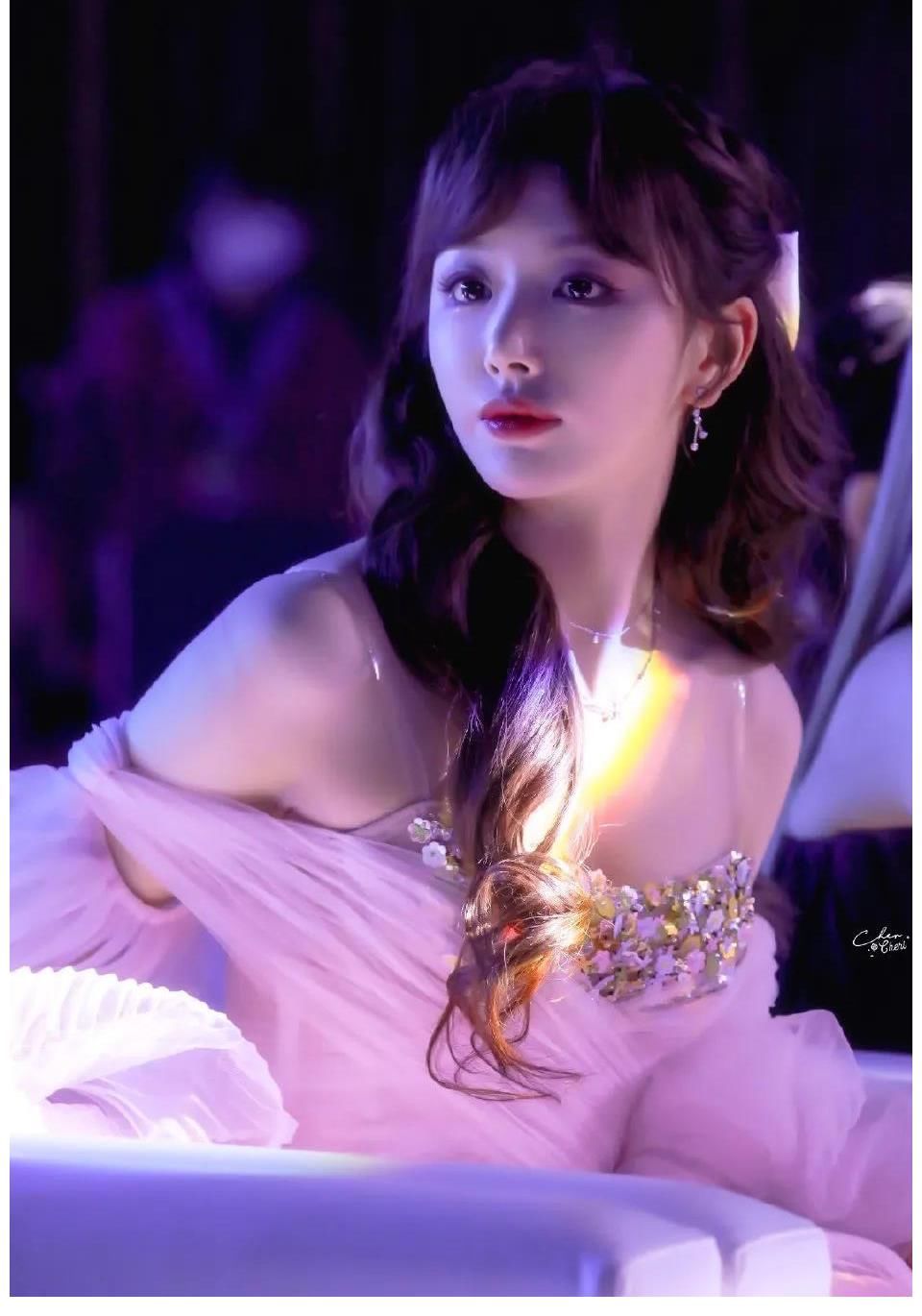 時(shí)尚先生|娛樂(lè)爆料：肖戰(zhàn)、蔡徐坤、白敬亭、朱正廷、劉昊然、劉宇寧、景甜