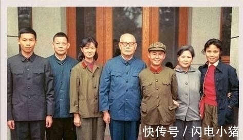 左手&叶剑英次子叶选宁左手挥毫惊艳网友,笔墨蹙旭惊电,无愧书坛绝唱