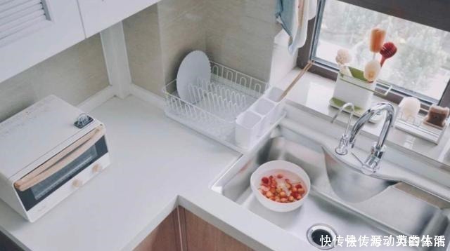 水槽|同样是小厨房，瞧瞧人家水槽这样布置，台面上一干二净！无死角！