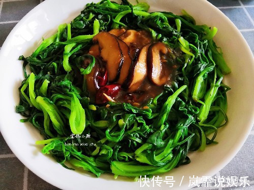 四口人的家常午餐，1荤3素，也就30块，家人吃得很满足