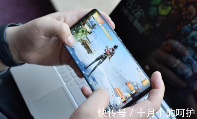 散热|美国院士说得没错?中企再次发力,撕开了苹果公司的“遮羞布”