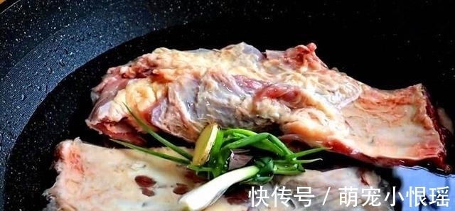 冬天,吃猪羊肉不如吃它,上锅一煲滋补又保暖,常吃告别手脚冰凉